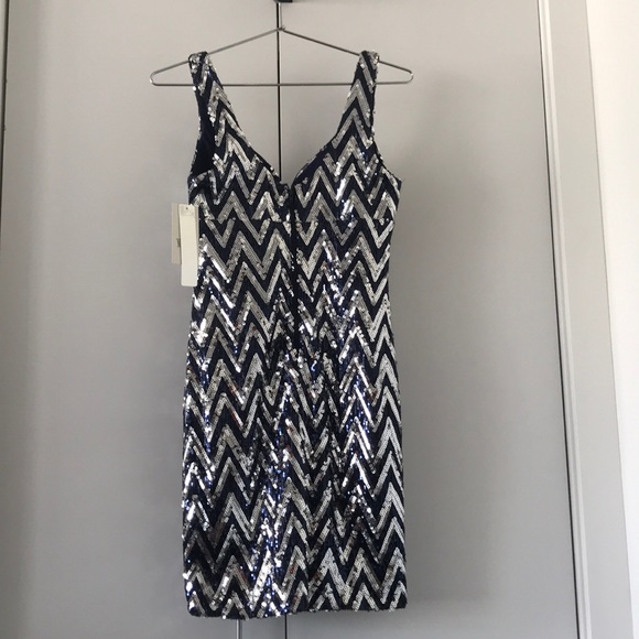 Gorgeous Blue & Silver Sequin 👗 Size: 3 - Picture 5 of 8